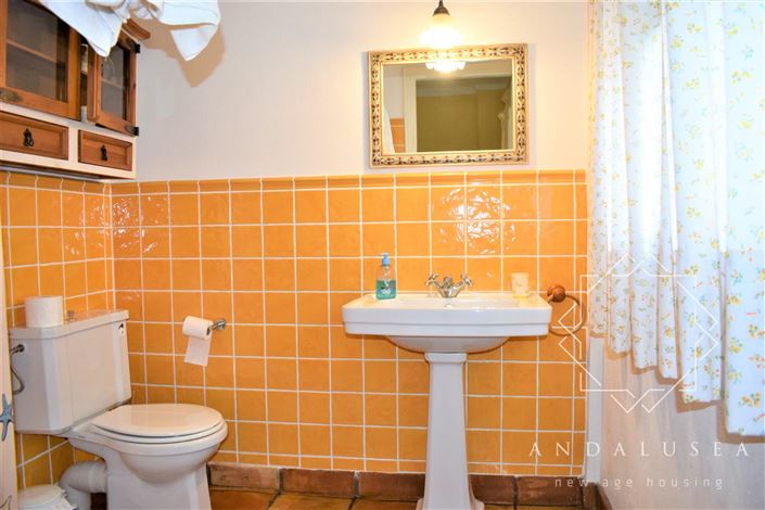 Image No.48-5 Bed Property for sale