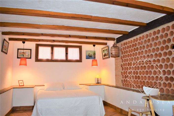 Image No.50-5 Bed Property for sale