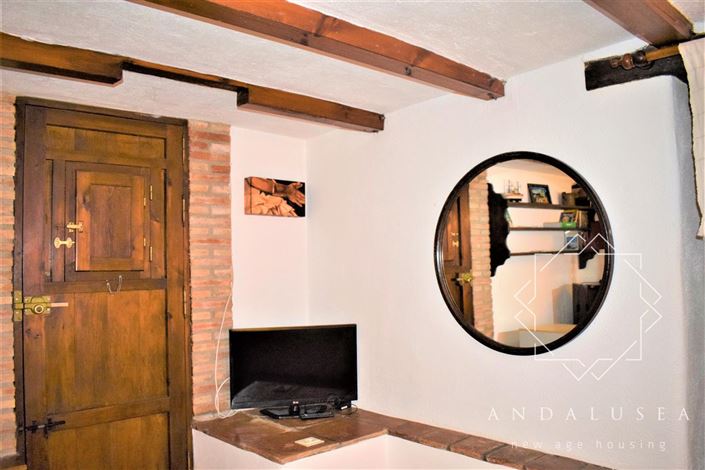 Image No.52-5 Bed Property for sale