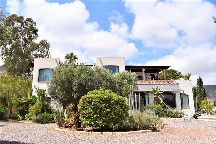 Image No.54-5 Bed Property for sale