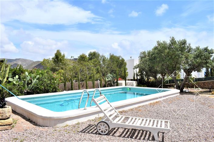 Image No.55-5 Bed Property for sale