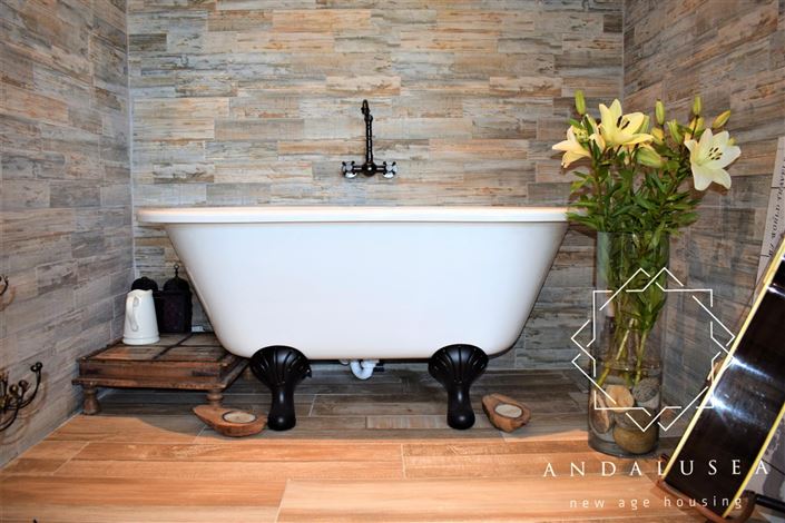 Image No.25-2 Bed Property for sale