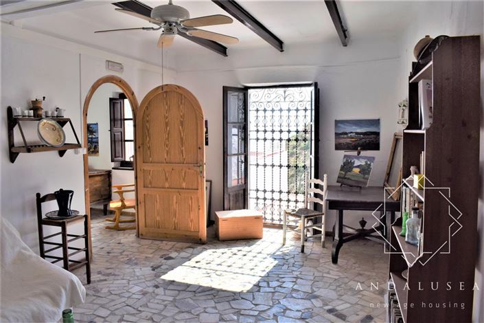 Image No.15-3 Bed Property for sale