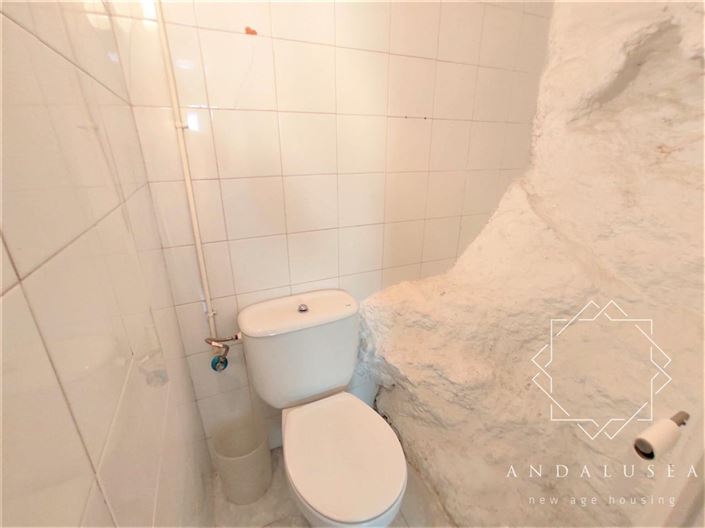 Image No.20-3 Bed Property for sale