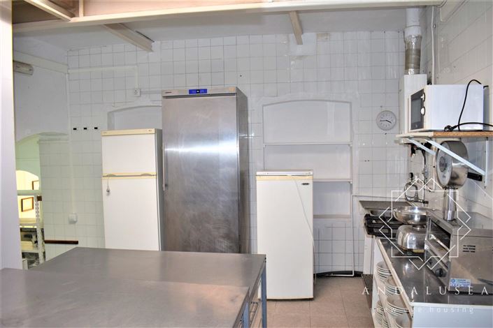 Image No.26-3 Bed Property for sale