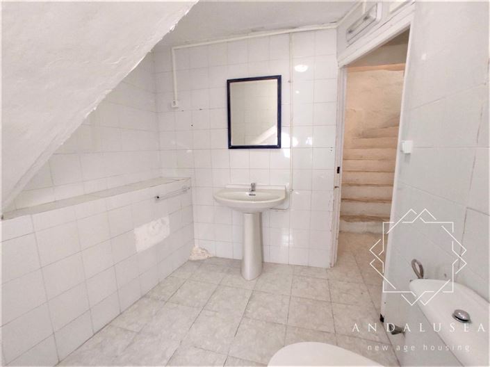 Image No.33-3 Bed Property for sale