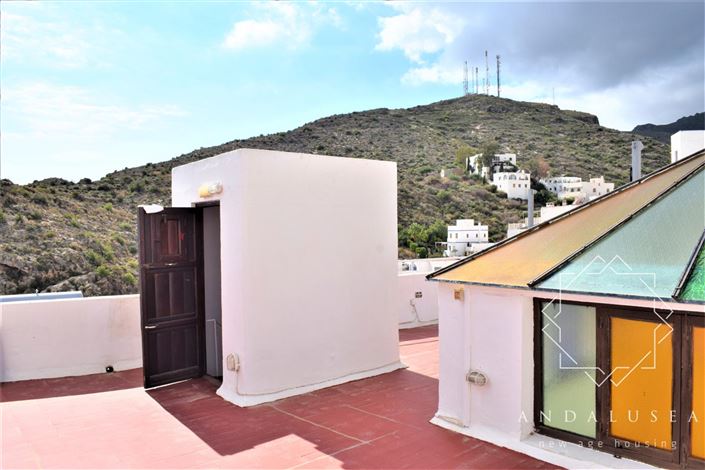 Image No.55-3 Bed Property for sale