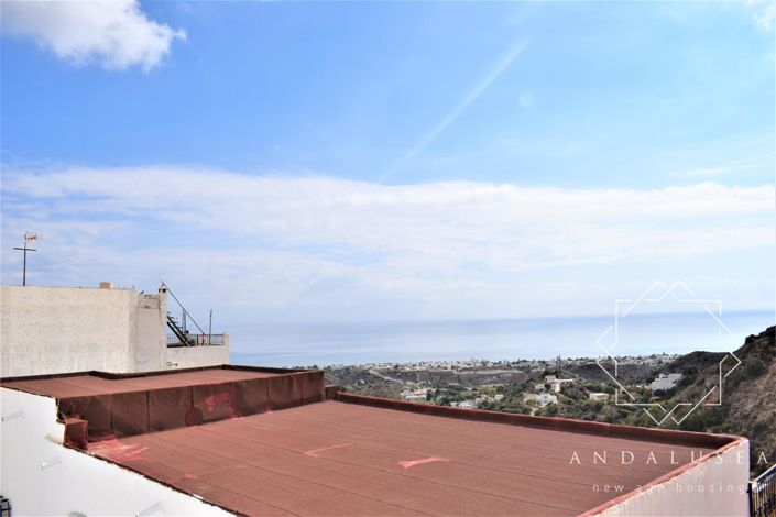 Image No.61-3 Bed Property for sale