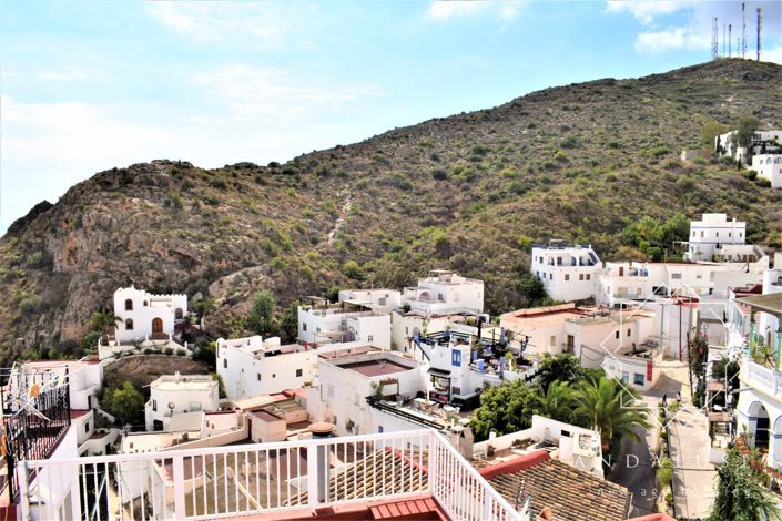 Image No.65-3 Bed Property for sale