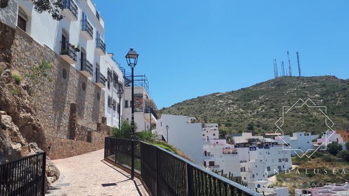 Image No.67-3 Bed Property for sale