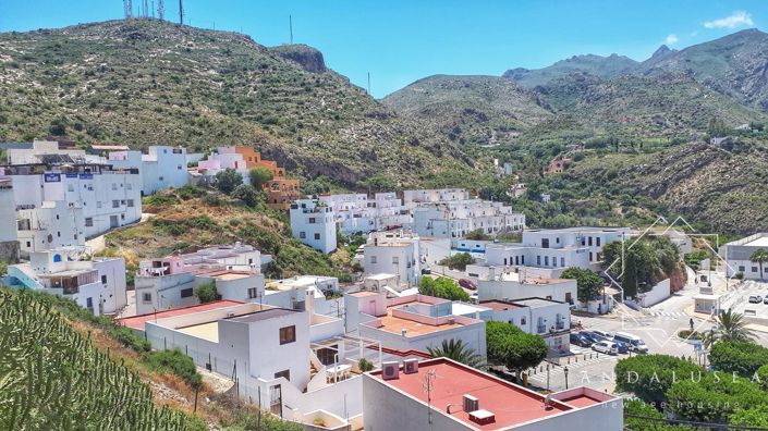 Image No.68-3 Bed Property for sale