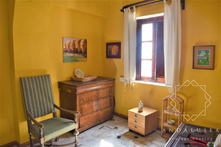 Image No.8-3 Bed Property for sale