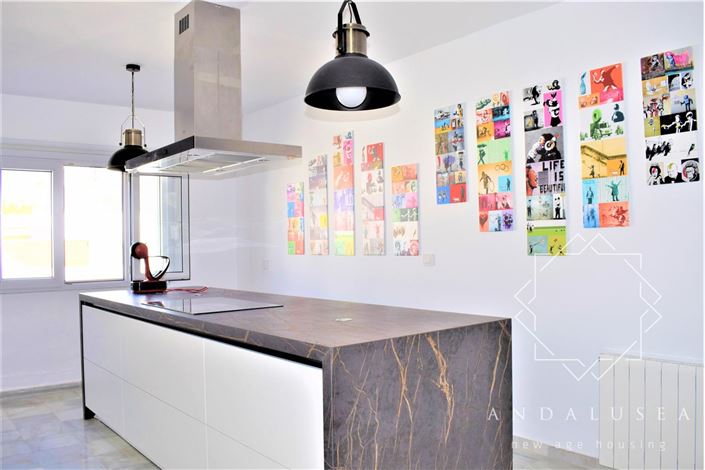 Image No.14-4 Bed Property for sale