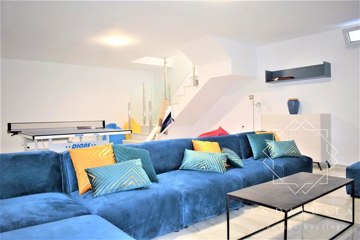 Image No.38-4 Bed Property for sale