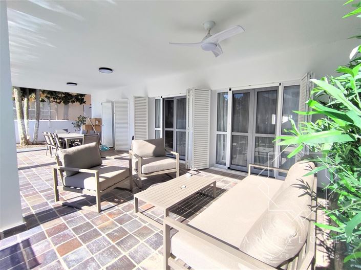 Image No.54-4 Bed Property for sale