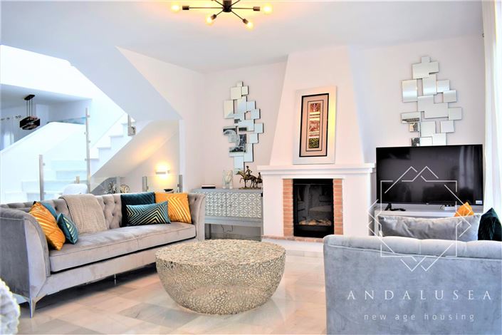 Image No.8-4 Bed Property for sale