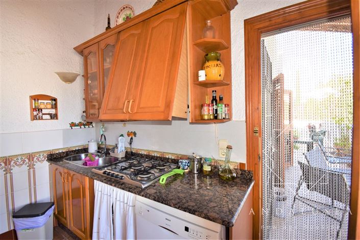 Image No.16-4 Bed Property for sale