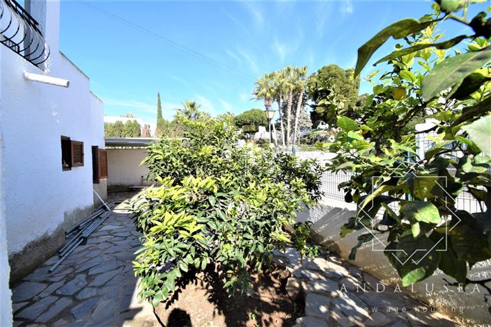 Image No.44-4 Bed Property for sale