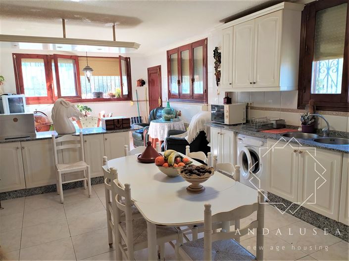 Image No.11-5 Bed Property for sale