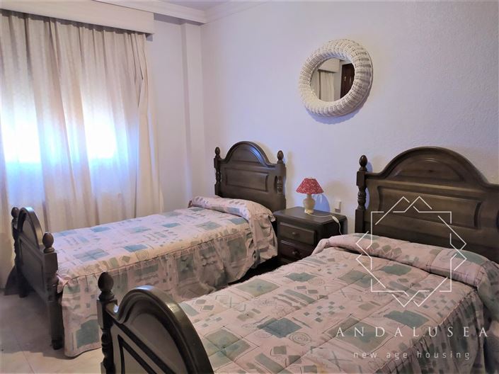 Image No.15-5 Bed Property for sale