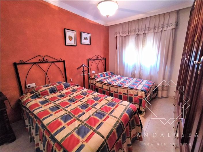 Image No.17-5 Bed Property for sale