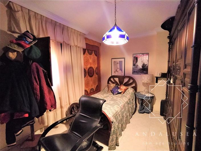 Image No.20-5 Bed Property for sale