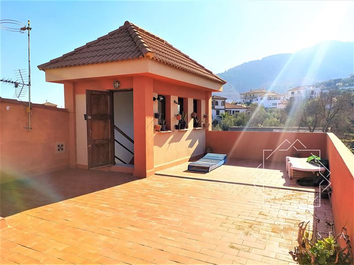 Image No.33-5 Bed Property for sale