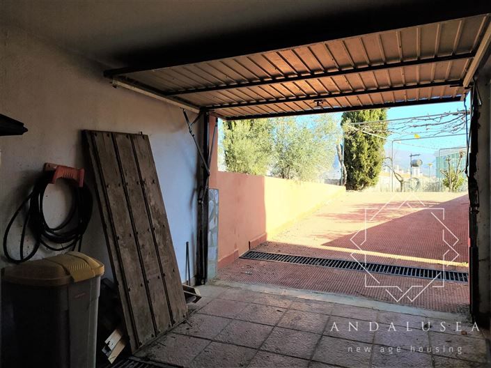 Image No.39-5 Bed Property for sale