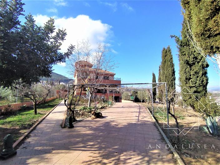 Image No.53-5 Bed Property for sale