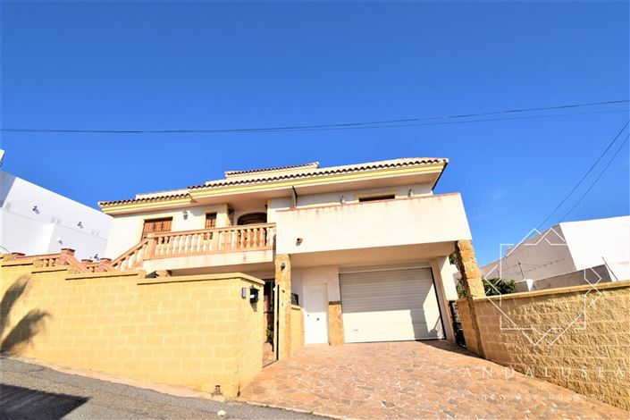 Image No.2-3 Bed Property for sale