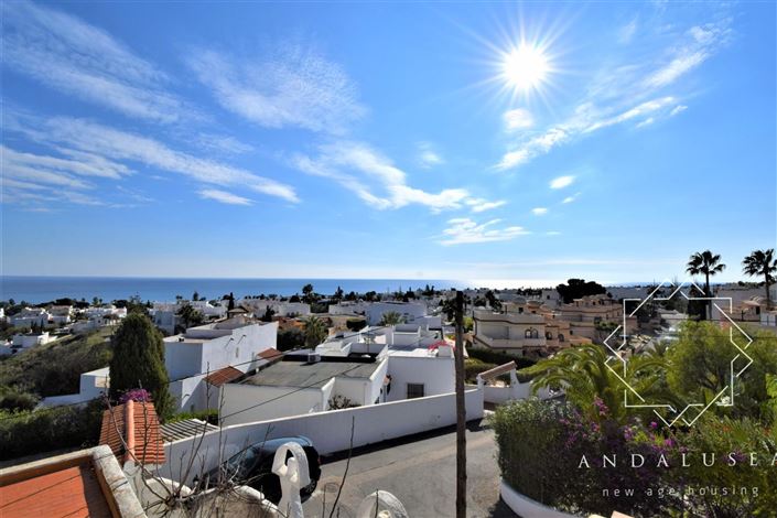 Image No.12-3 Bed Property for sale