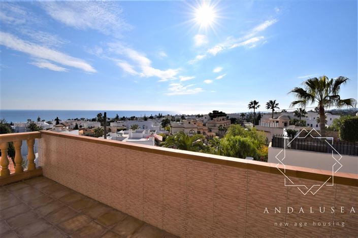 Image No.14-3 Bed Property for sale