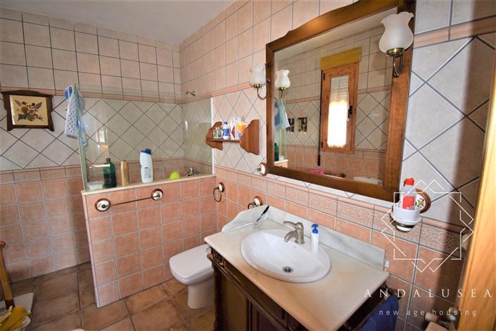 Image No.20-3 Bed Property for sale