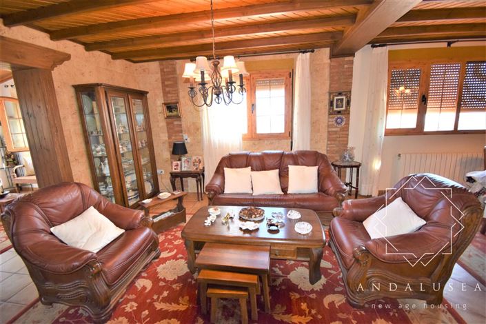 Image No.8-3 Bed Property for sale