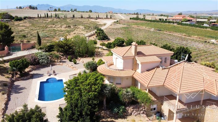 Image No.3-4 Bed Property for sale