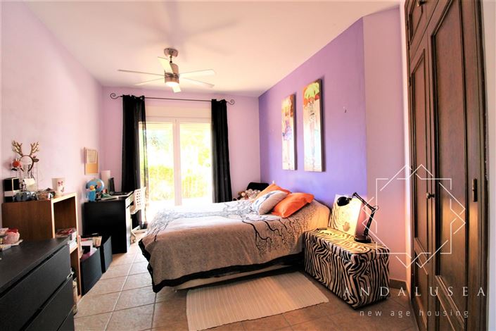 Image No.25-4 Bed Property for sale