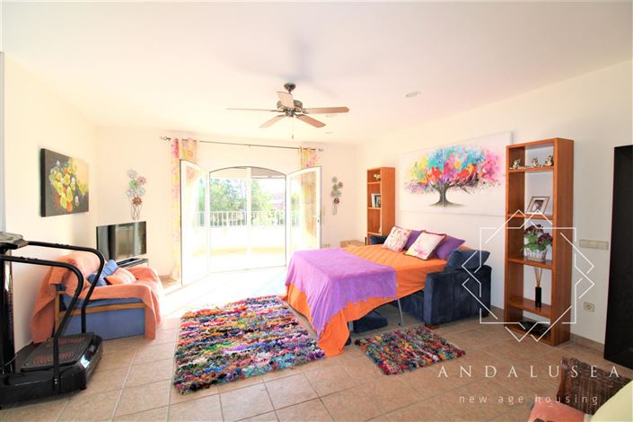 Image No.27-4 Bed Property for sale