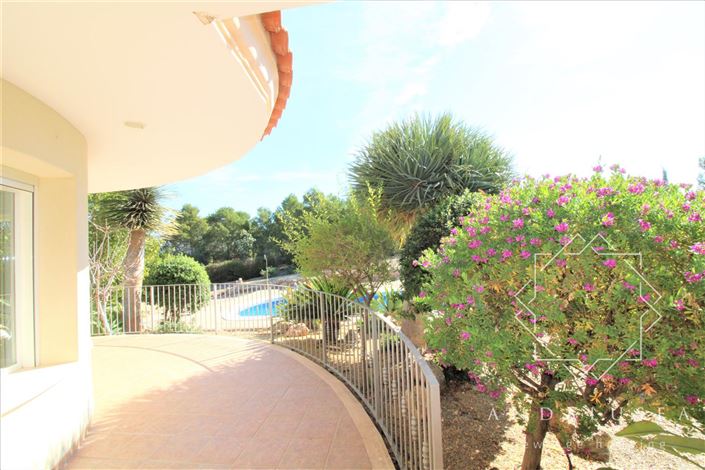 Image No.44-4 Bed Property for sale