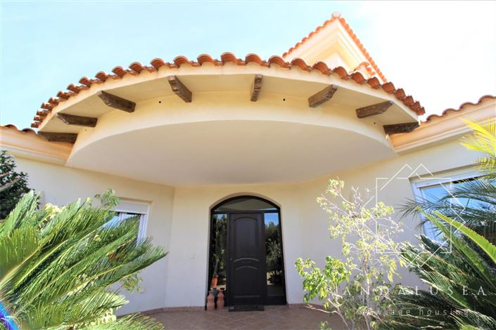 Image No.47-4 Bed Property for sale