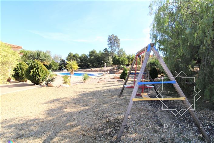 Image No.55-4 Bed Property for sale