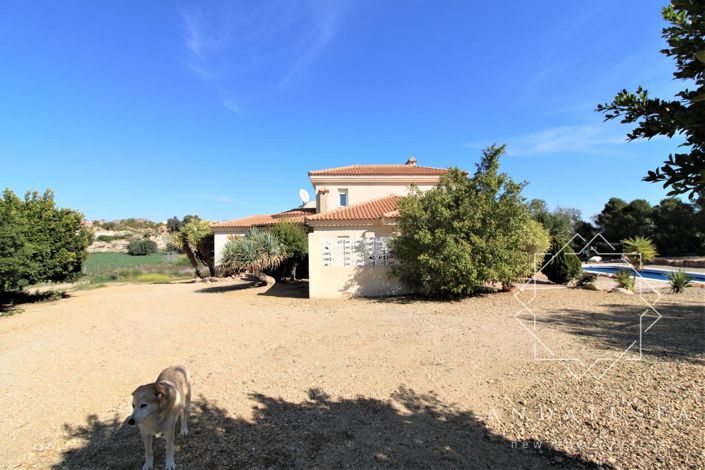 Image No.63-4 Bed Property for sale