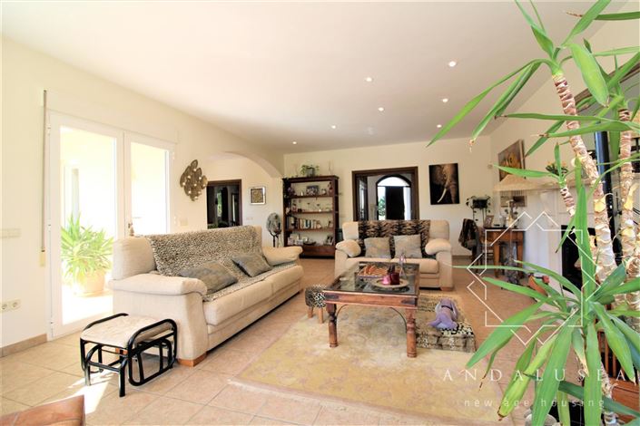 Image No.12-4 Bed Property for sale