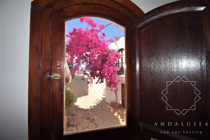 Image No.23-13 Bed Property for sale