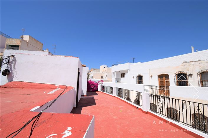 Image No.42-13 Bed Property for sale