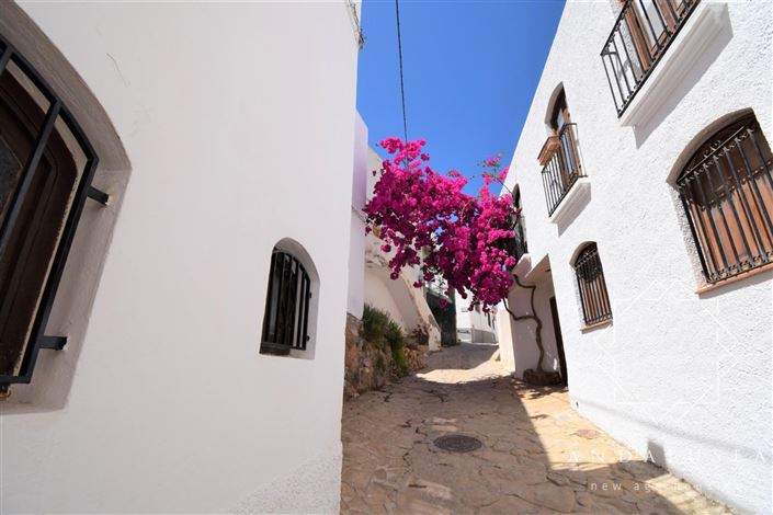 Image No.49-13 Bed Property for sale