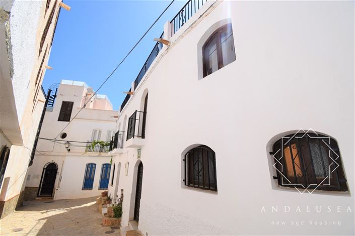 Image No.50-13 Bed Property for sale