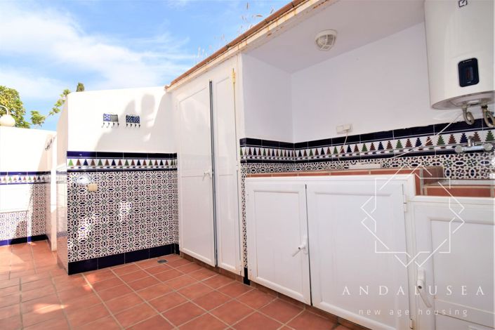 Image No.16-5 Bed Property for sale