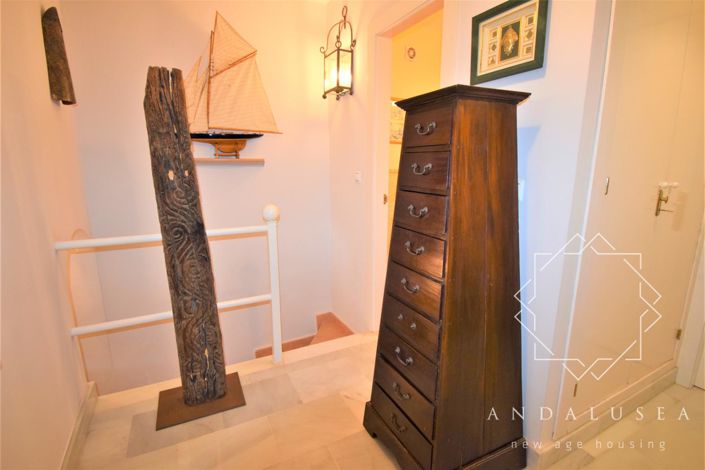 Image No.19-5 Bed Property for sale