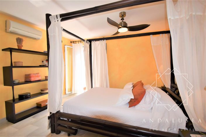 Image No.22-5 Bed Property for sale