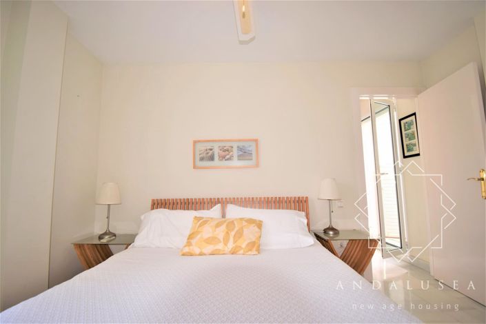 Image No.26-5 Bed Property for sale